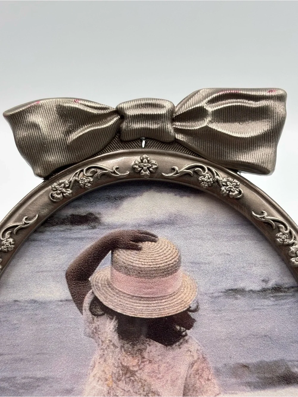 Vintage Burnes Of Boston “Bella Oval” 5 X 7 Pewter Picture Frame Floral Filigree